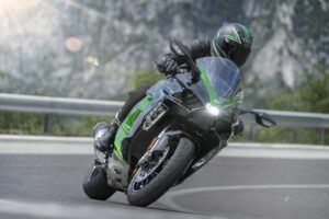 Kawasaki Ninja H2SX 2022 actie